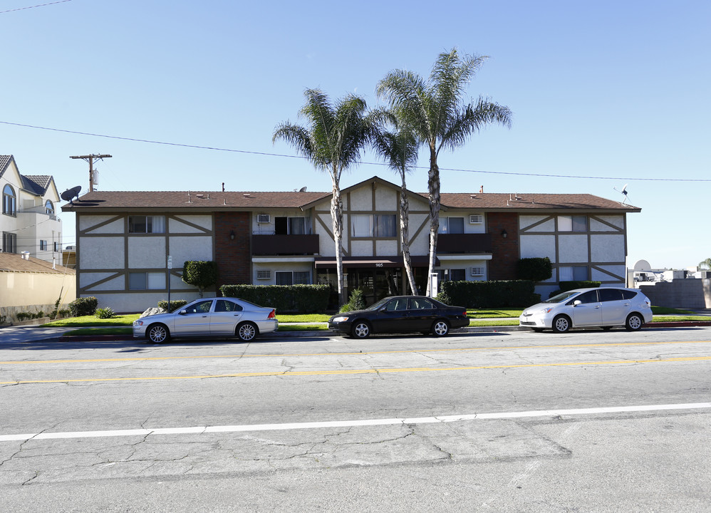 Efm Property Management in Burbank, CA - Building Photo