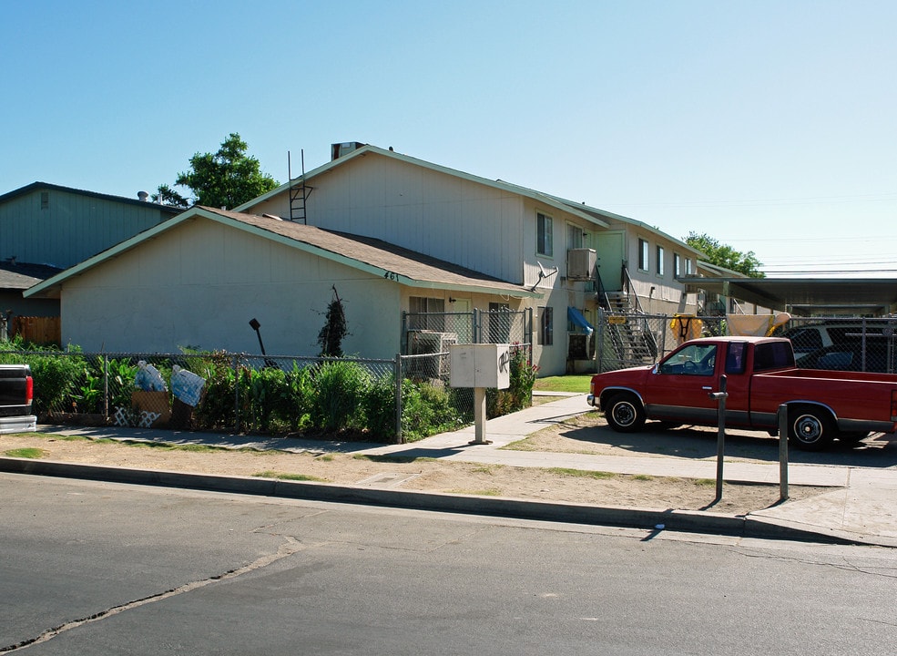 461 S Dearing Ave in Fresno, CA - Building Photo