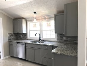 904 Snow St in Oxford, AL - Building Photo - Building Photo
