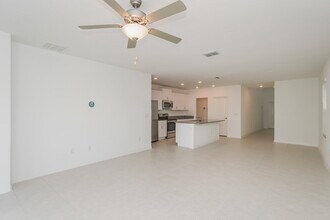 17919 Blissful Stars Dr in Lutz, FL - Foto de edificio - Building Photo