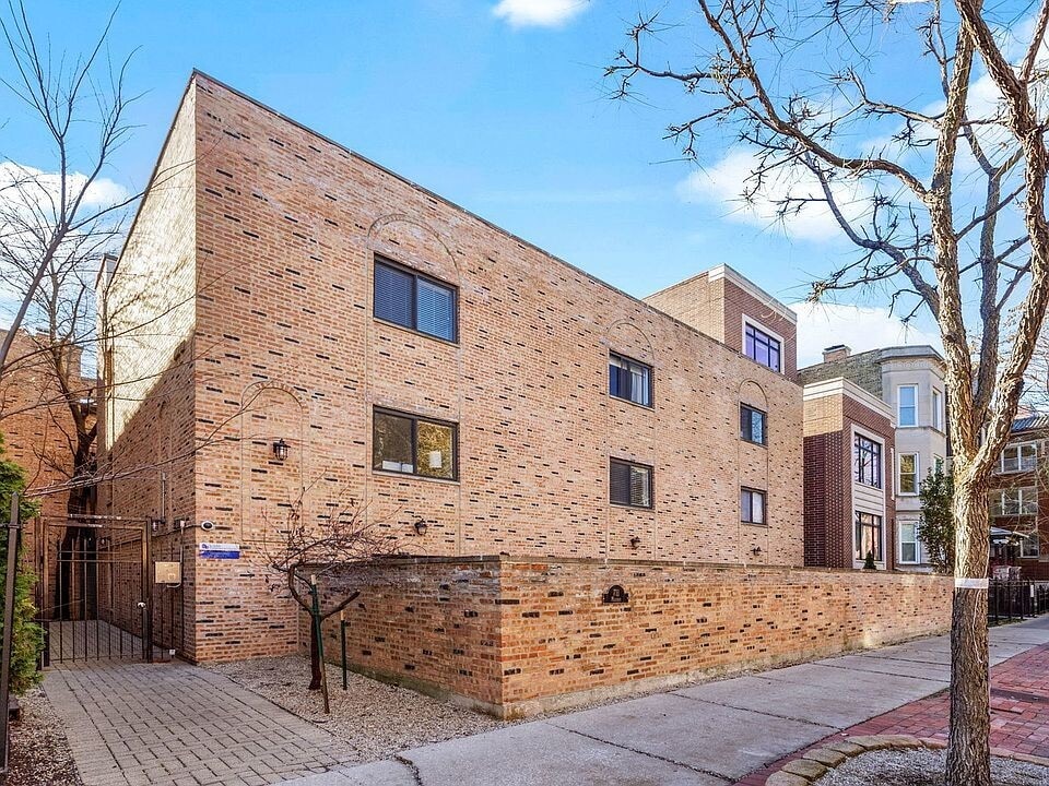 663 W Melrose St in Chicago, IL - Building Photo