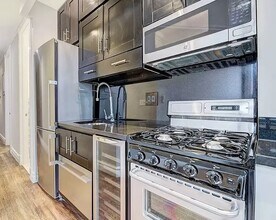 204 E 13th St, Unit 3 in New York, NY - Building Photo - Building Photo