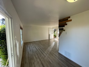 521 E Arrellaga St, Unit 2 in Santa Barbara, CA - Foto de edificio - Building Photo
