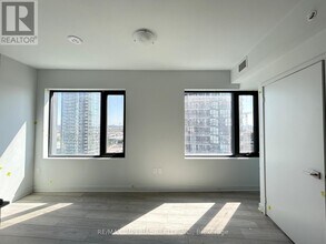 2920-2920 Hwy 7 in Vaughan, ON - Building Photo - Building Photo