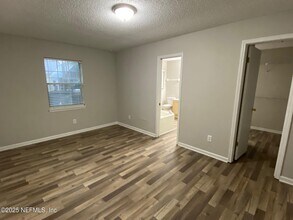 421 Filmore Dr in Jacksonville, FL - Building Photo - Building Photo