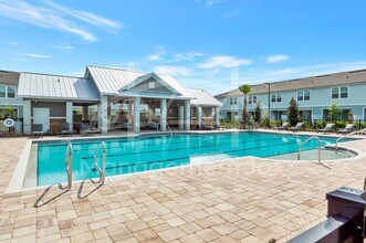 8348 Asteroid St in Jacksonville, FL - Building Photo - Building Photo