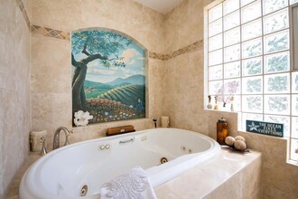 1765 Zinfandel Ln in St Helena, CA - Building Photo - Building Photo