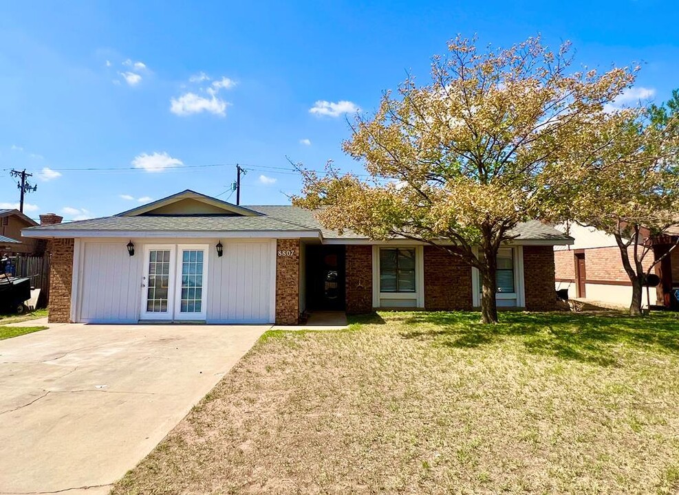 8807 Pica Ave in Odessa, TX - Building Photo