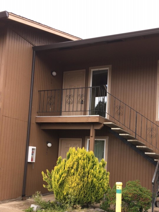 Riverside Apartments in Cottage Grove, OR - Foto de edificio