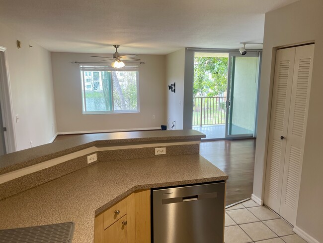516 Villa Cir in Boynton Beach, FL - Building Photo - Building Photo