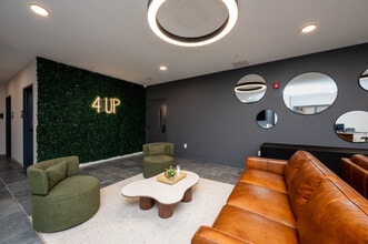 4UP Apartments in West Lafayette, IN - Foto de edificio - Lobby