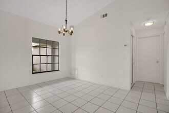 398 Buttonwood Dr in Kissimmee, FL - Building Photo - Building Photo