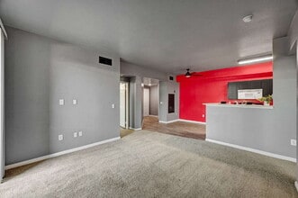 231 W Horizon Ridge Pkwy in Henderson, NV - Foto de edificio - Building Photo