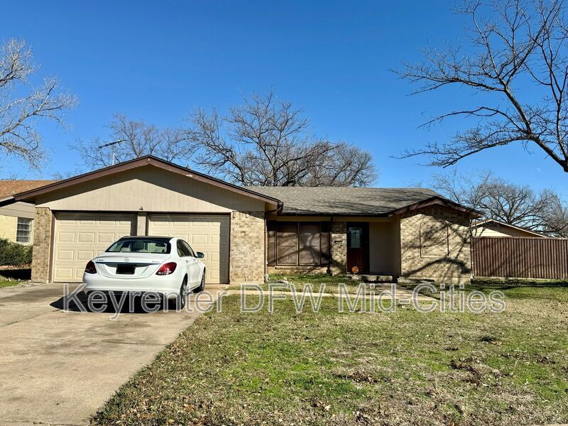 2909 Sun Valley St in Irving, TX - Building Photo