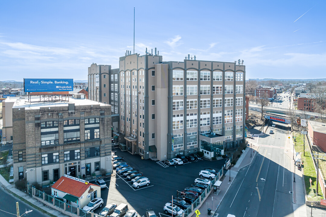 The Lofts on Park in Hartford, CT - Building Photo