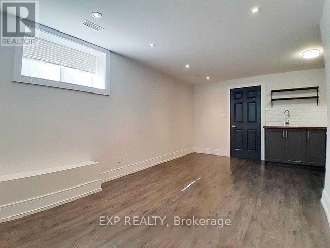 215 O'Connor Dr in Toronto, ON - Building Photo - Building Photo