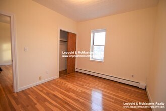 150 North Beacon St in Boston, MA - Foto de edificio - Building Photo
