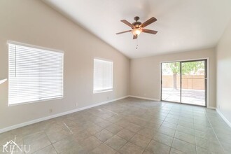 4014 W Soft Wind Dr in Glendale, AZ - Building Photo - Building Photo