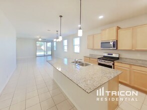 40647 W Hensley Way in Maricopa, AZ - Foto de edificio - Building Photo