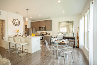 Pier 8 at The Preserve in Odessa, FL - Building Photo - Interior Photo