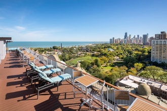 2300 N Lincoln Park W-Unit -1412 in Chicago, IL - Building Photo - Building Photo