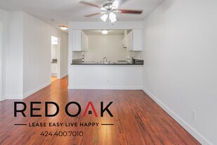 6660 Vineland Ave in Los Angeles, CA - Building Photo