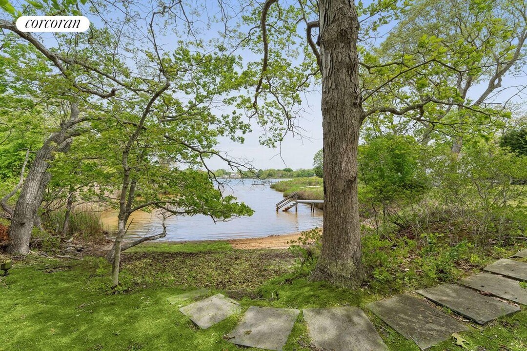 74 John St in Sag Harbor, NY - Building Photo