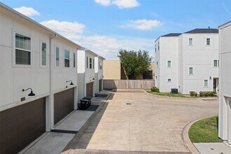 1606 Westside Gardens Ln in Houston, TX - Foto de edificio - Building Photo
