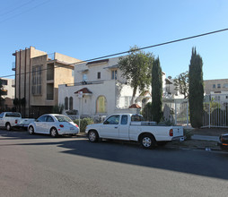 5134-5146 De Longpre Ave in Los Angeles, CA - Building Photo - Building Photo