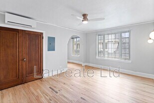 1050 N Pearl St in Denver, CO - Building Photo