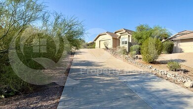 824 S Saguaro Ridge Pl in Tucson, AZ - Foto de edificio - Building Photo