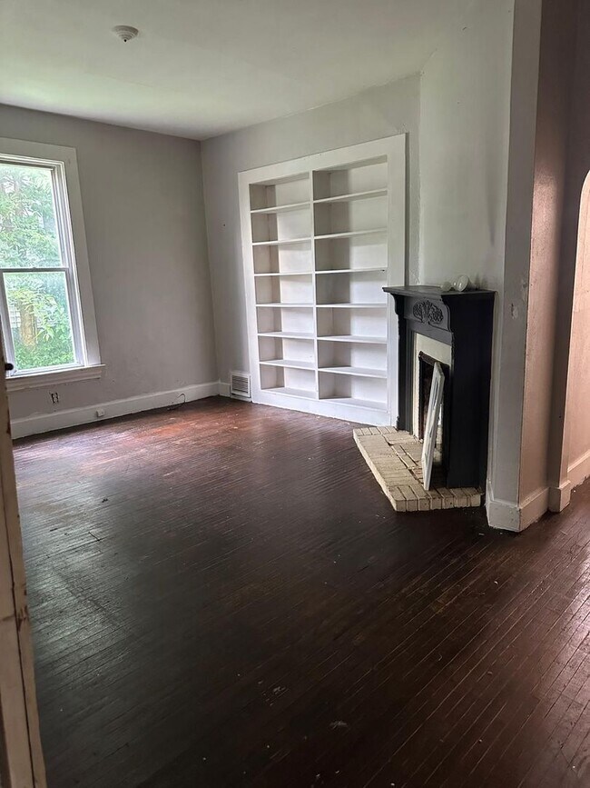 property at 728 17th St