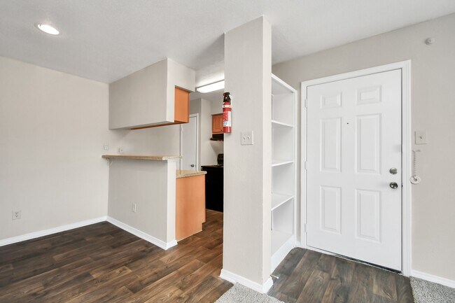 7700 W Airport Blvd in Houston, TX - Building Photo - Building Photo