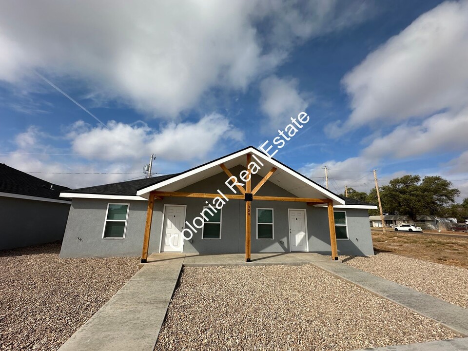 320 Cortez St in Clovis, NM - Building Photo