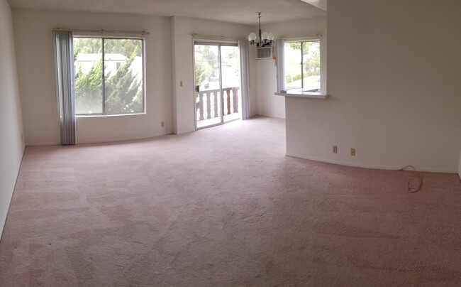 10550 Eastborne Ave in Los Angeles, CA - Building Photo - Building Photo
