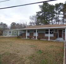 901 Barn St in Jacksonville, NC - Building Photo