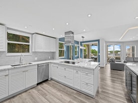 1050 Seminole Dr in Fort Lauderdale, FL - Building Photo