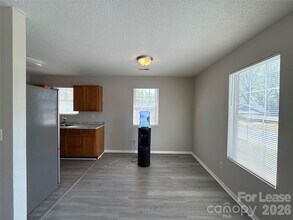 333 E Todd Ln in Charlotte, NC - Building Photo - Building Photo