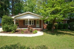 806 Kingswood Dr in Cary, NC - Building Photo