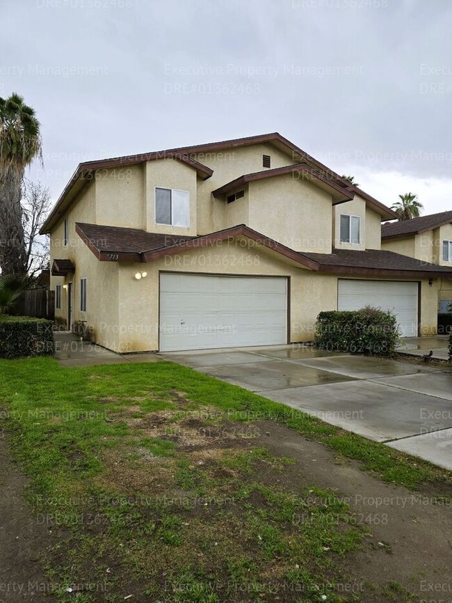 5713 Castlegate Ln in Bakersfield, CA - Building Photo - Building Photo