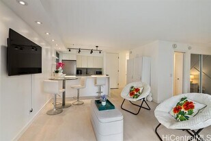 435 Walina St in Honolulu, HI - Building Photo