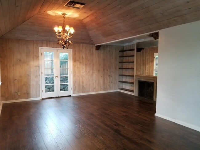 property at 4822 Grand Ave