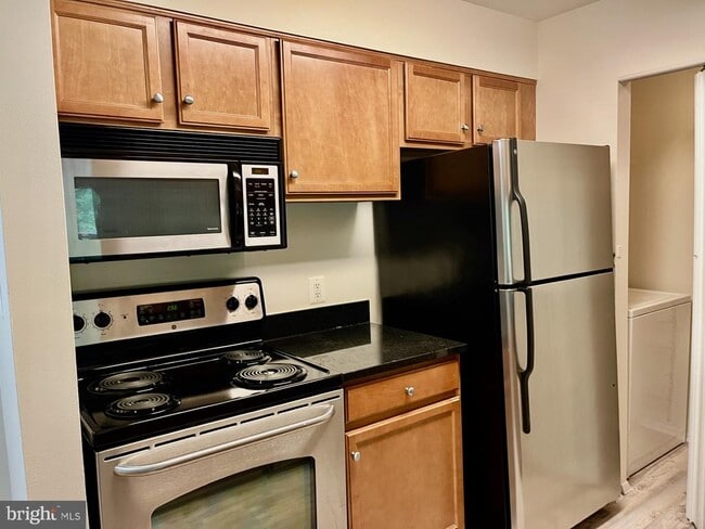 11703 Olde English Dr in Reston, VA - Building Photo - Building Photo