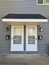 536 Kalmia St, Unit B - upstairs unit in Warminster, PA - Building Photo - Building Photo