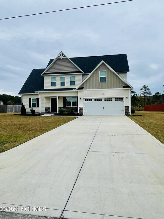 108 Easton Dr in Richlands, NC - Building Photo