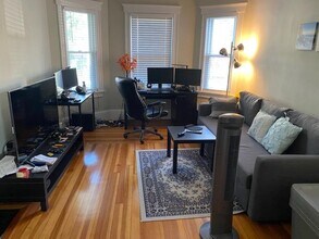 67 Easton St, Unit #3 in Boston, MA - Building Photo - Building Photo