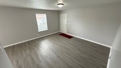 5166 Keegan Way in Louisville, KY - Building Photo - Building Photo