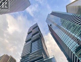 55 Charles St E in Toronto, ON - Building Photo