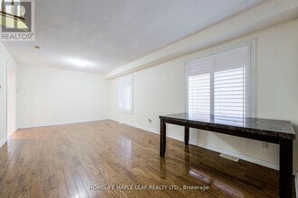 243 Queen Mary Dr in Brampton, ON - Building Photo - Building Photo