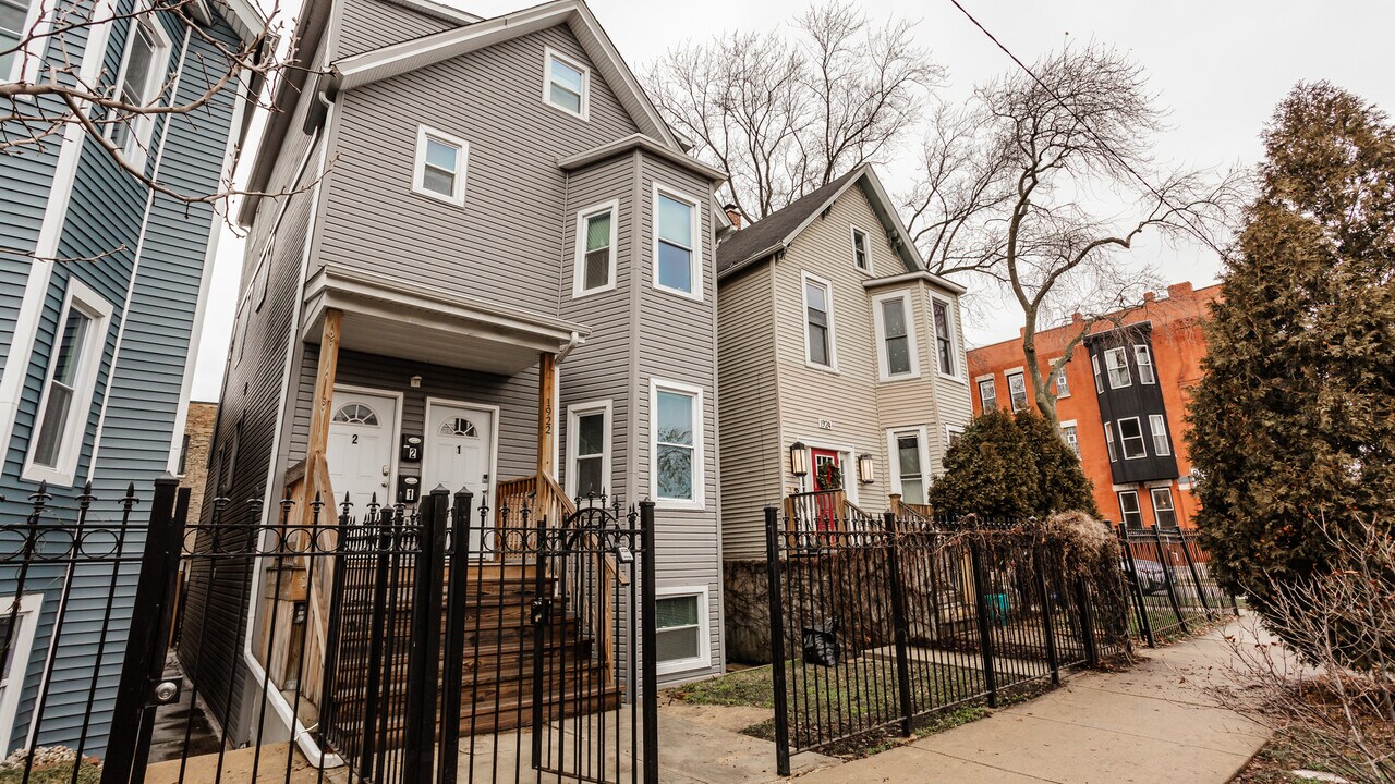 1922 N Rockwell St in Chicago, IL - Building Photo